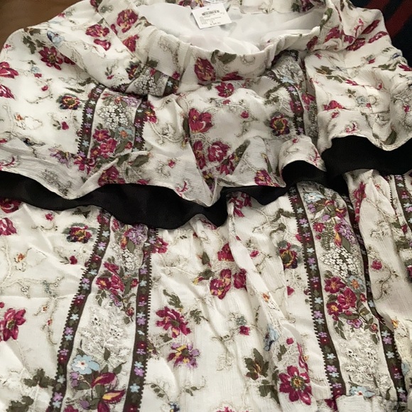 Club monaco Floral skirt - Picture 4 of 5